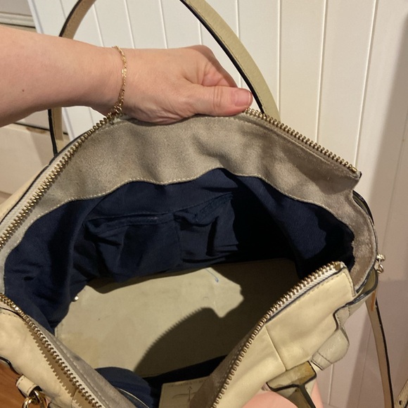 POUR LA VICTOIRE two tone 100% leather satchel with crossbody strap - Picture 10 of 16